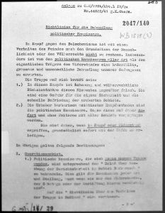 Surat perintah pembunuhan dikeluarkan oleh Hitler Sumber https://de.wikipedia.org/wiki/Kommissarbefehl#/media/File:12-10-13-dokument-kongreszhalle-nuernberg-by-RalfR-128.jpg